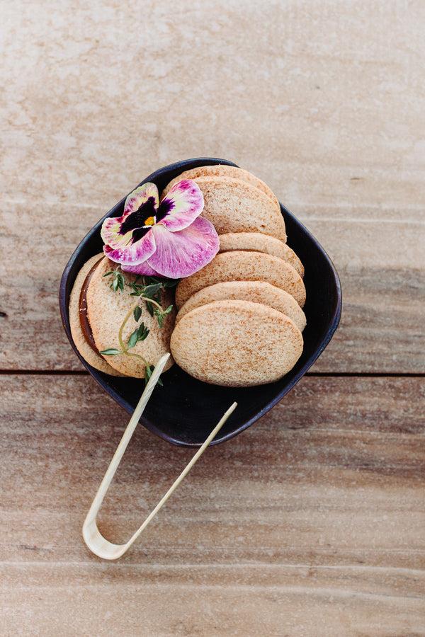 Snickerdoodle Alfajores Cookies